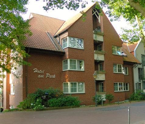 Hotel Am Park Dinslaken Exterior photo